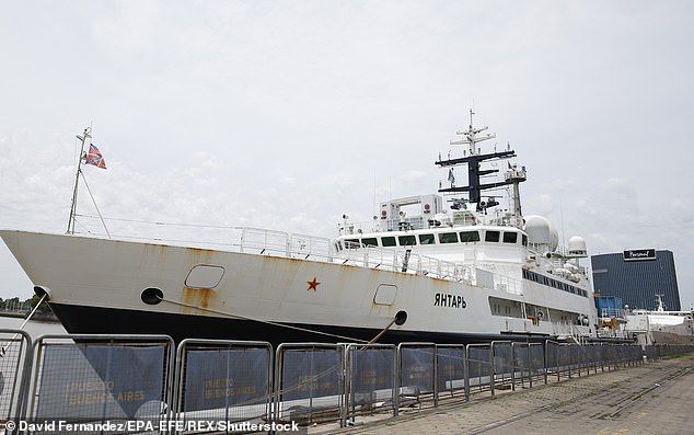 Russian spy ship in English Channel